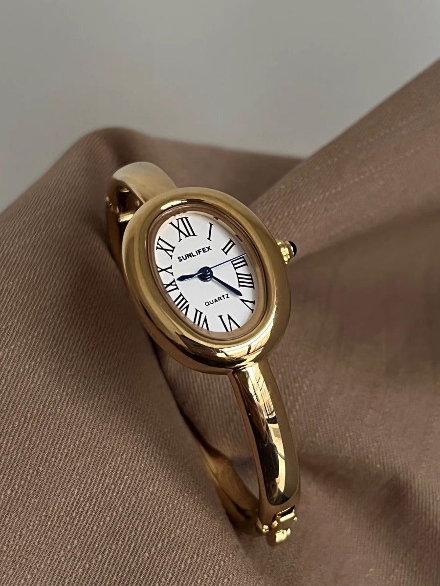 Scarleth Vintage Oval Watch [A5UJUDXJ]