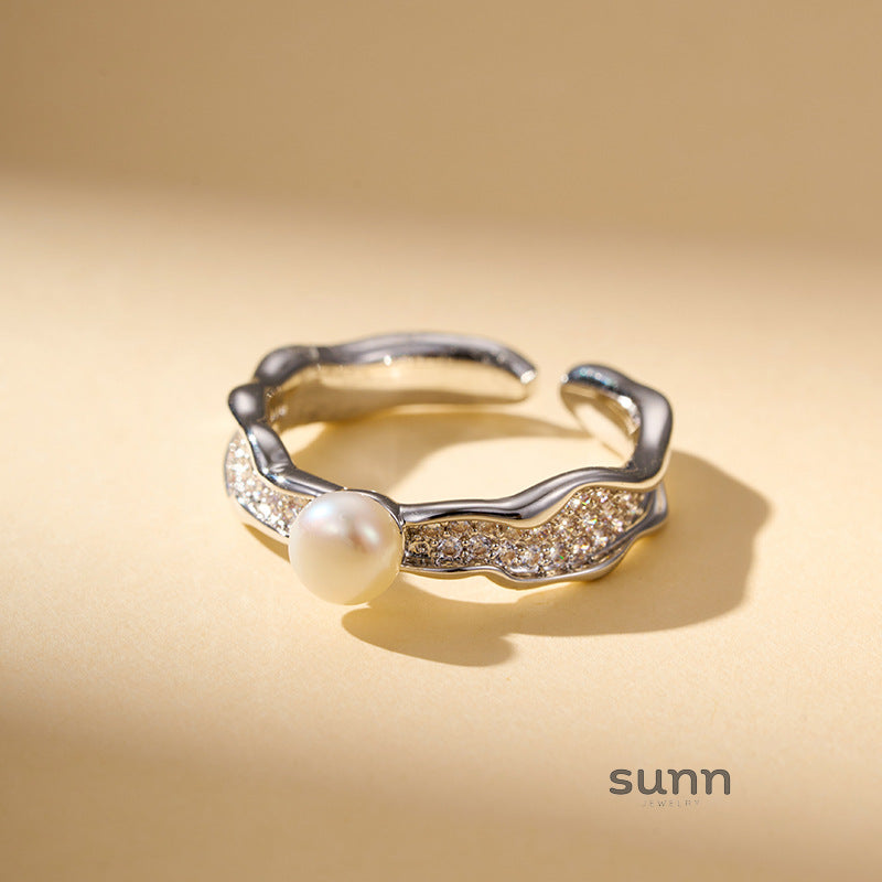 Scarlett Wavy Pearl Ring [6NXWZYM0]