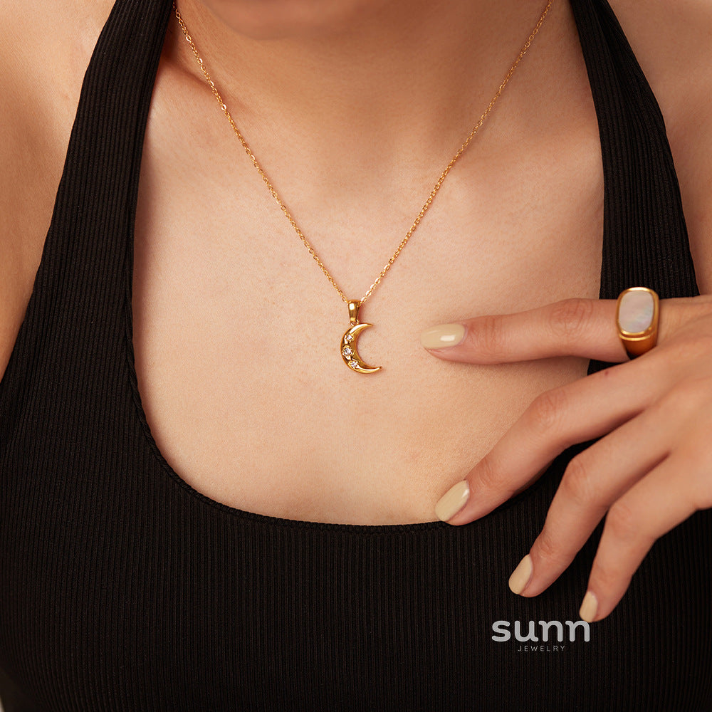 Scarlette Layered Moon Necklace [HWJ0P3L8]