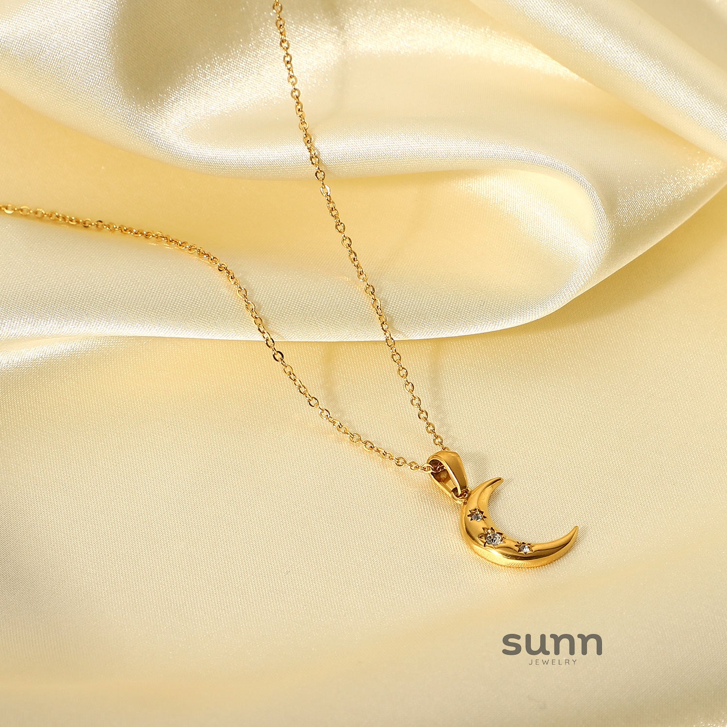 Scarlette Layered Moon Necklace [NFED4XWD]
