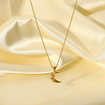 Scarlette Layered Moon Necklace [T3RXVKI9]