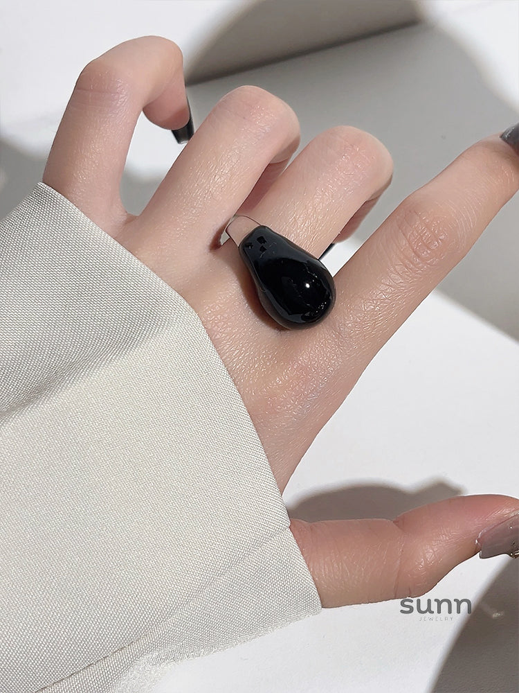Seanna Teardrop Enamel Ring