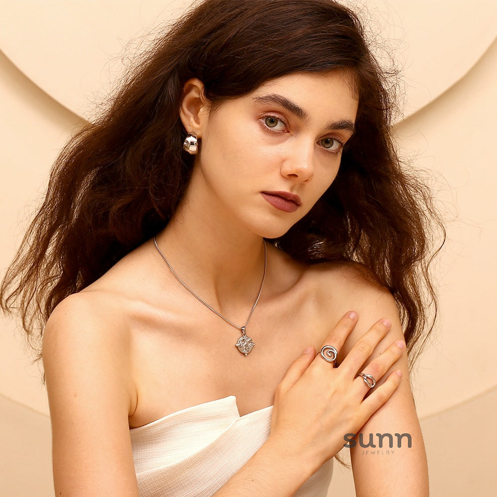 Semira Tarot Charm Necklace [JD1X6DZW]