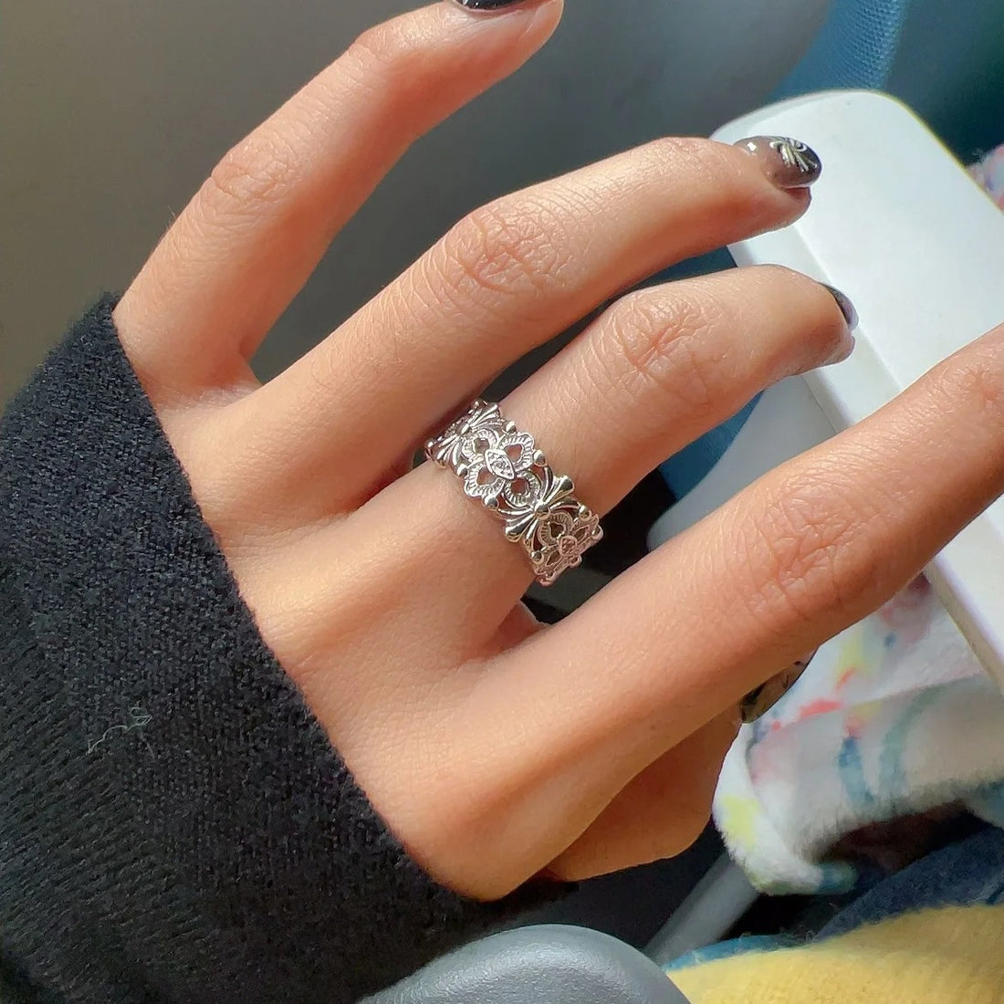 Serena Floral Carved Ring [4S1E1LP8]