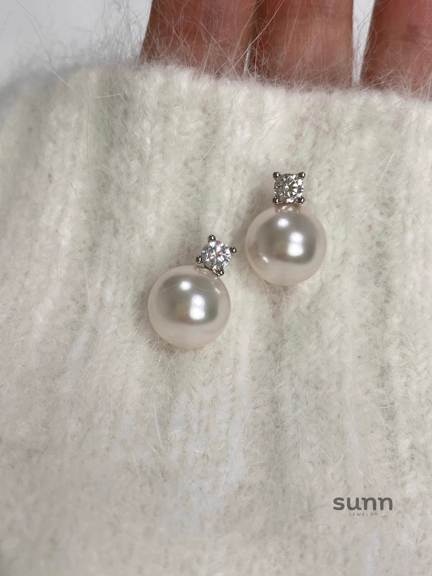Serena Halo Pearl Earrings [2OC4AYTG]