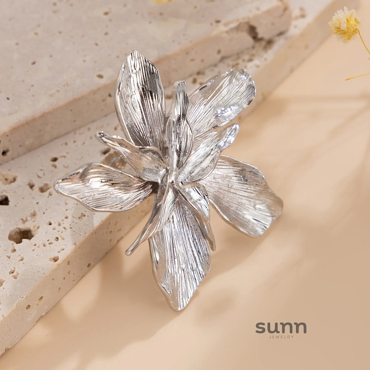 Serinity Dual Petal Ring
