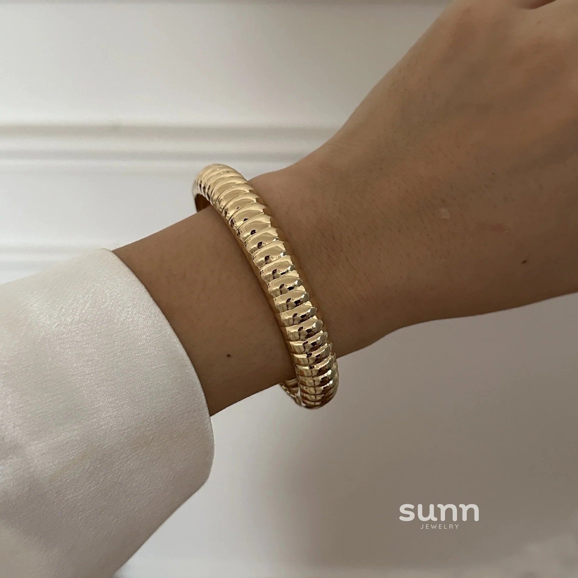 Shakira Sculptural Metal Cuff