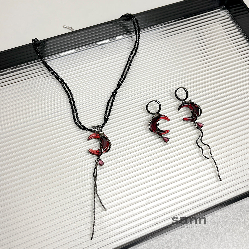 Shalom Red Zircon Crescent Earrings [WNI2V0YH]