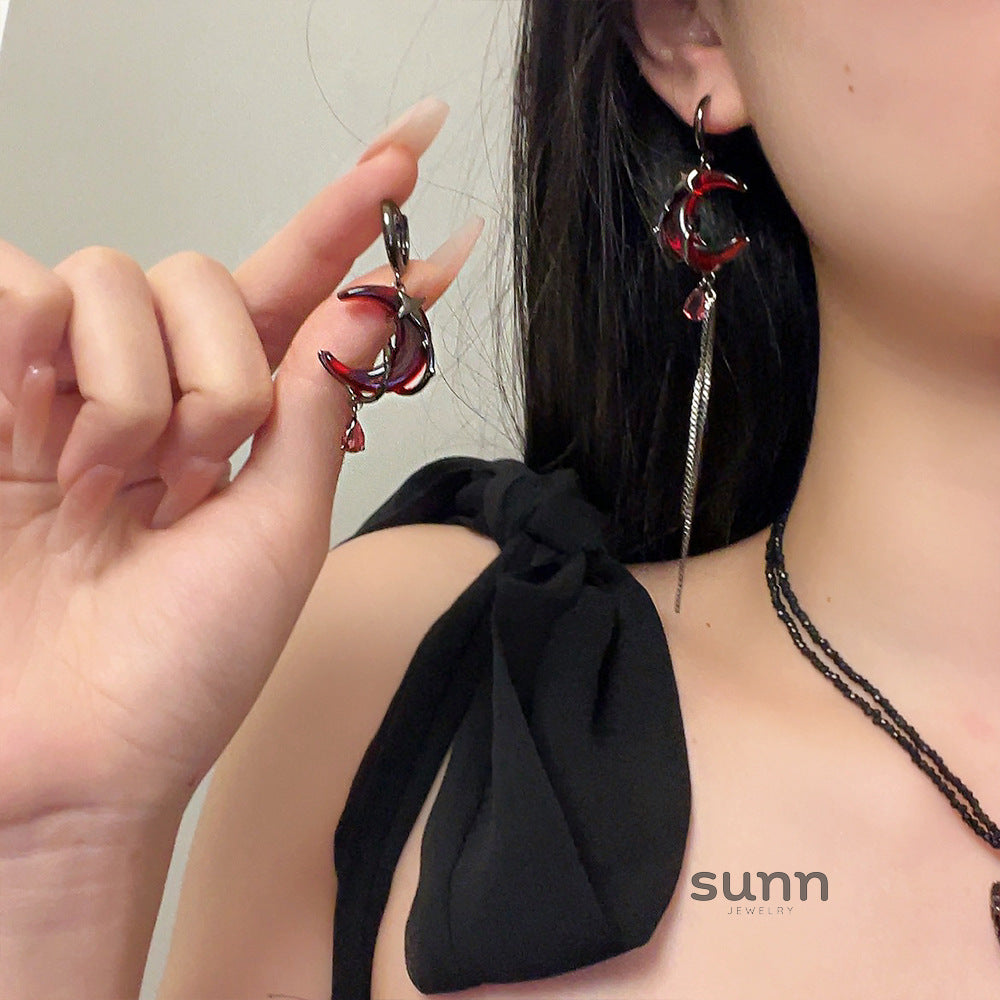 Shalom Red Zircon Crescent Earrings [692MBTNH]