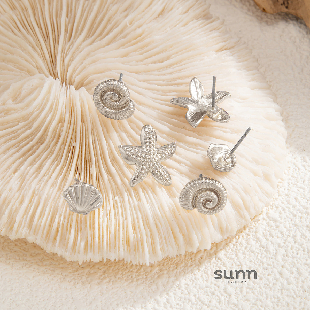 Shana Ocean Charm Earring Set [B94YTDUW]