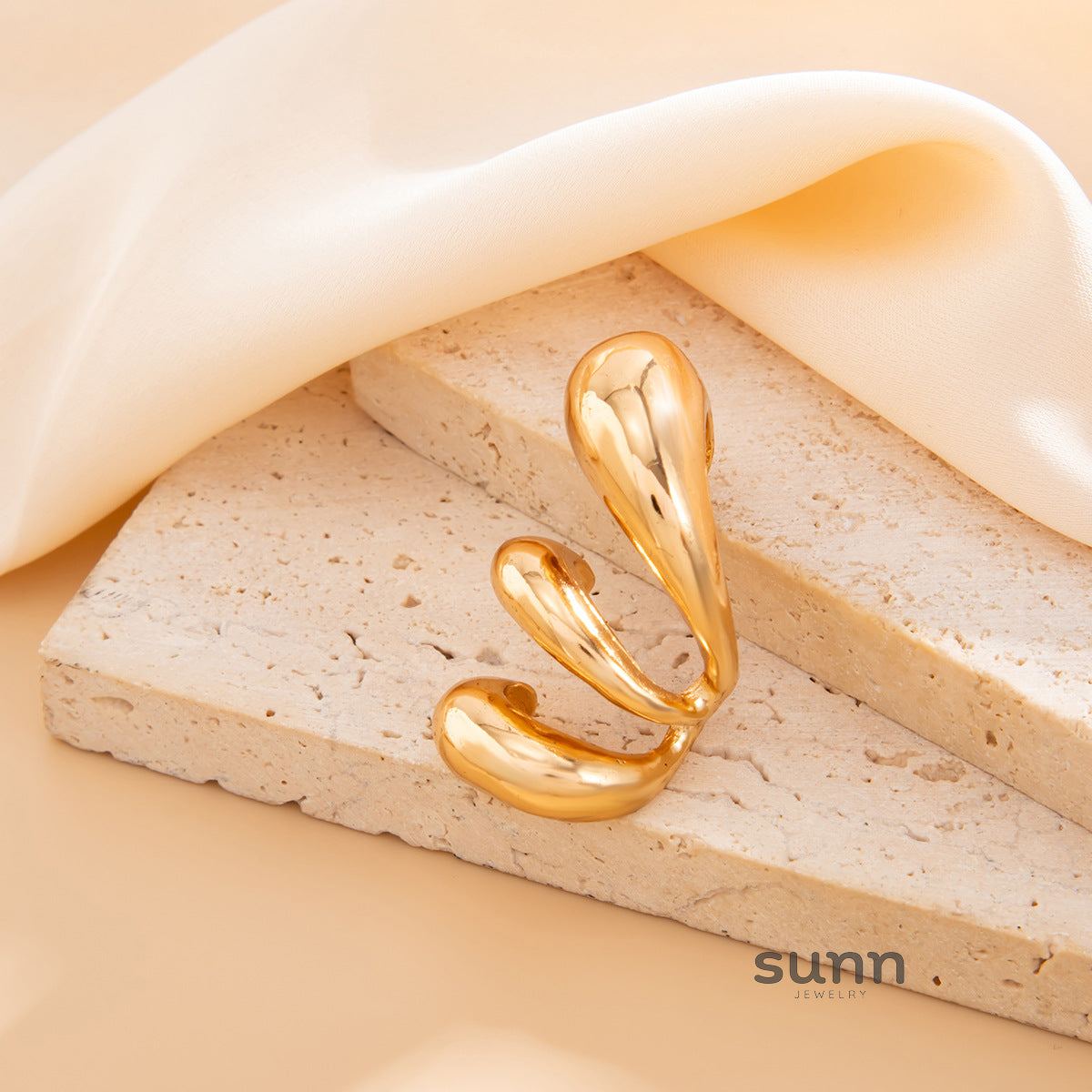 Shana Sculptural Ear Cuffs [YUGKY7FU]