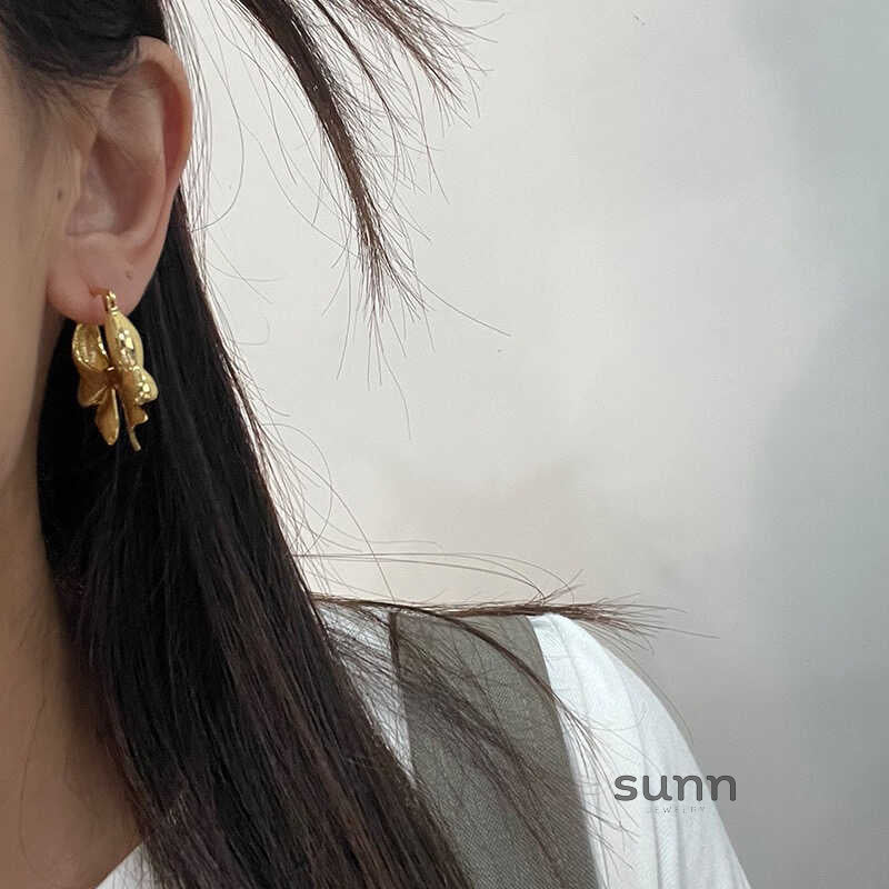 Sharlene Statement Bow Earrings [CL4BDOCX]