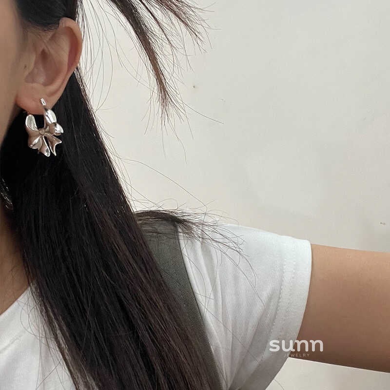 Sharlene Statement Bow Earrings [YMXG9REF]