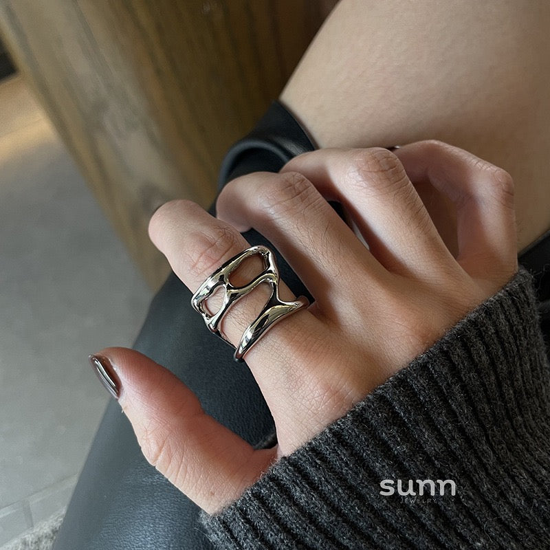 Shawna Asymmetric Stacked Ring [XT1FONSM]
