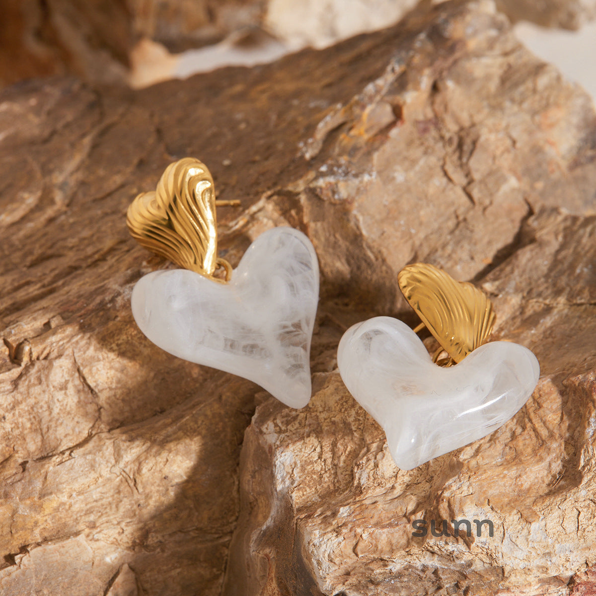Shawna Sculptural Heart Earrings [QGONFAJH]
