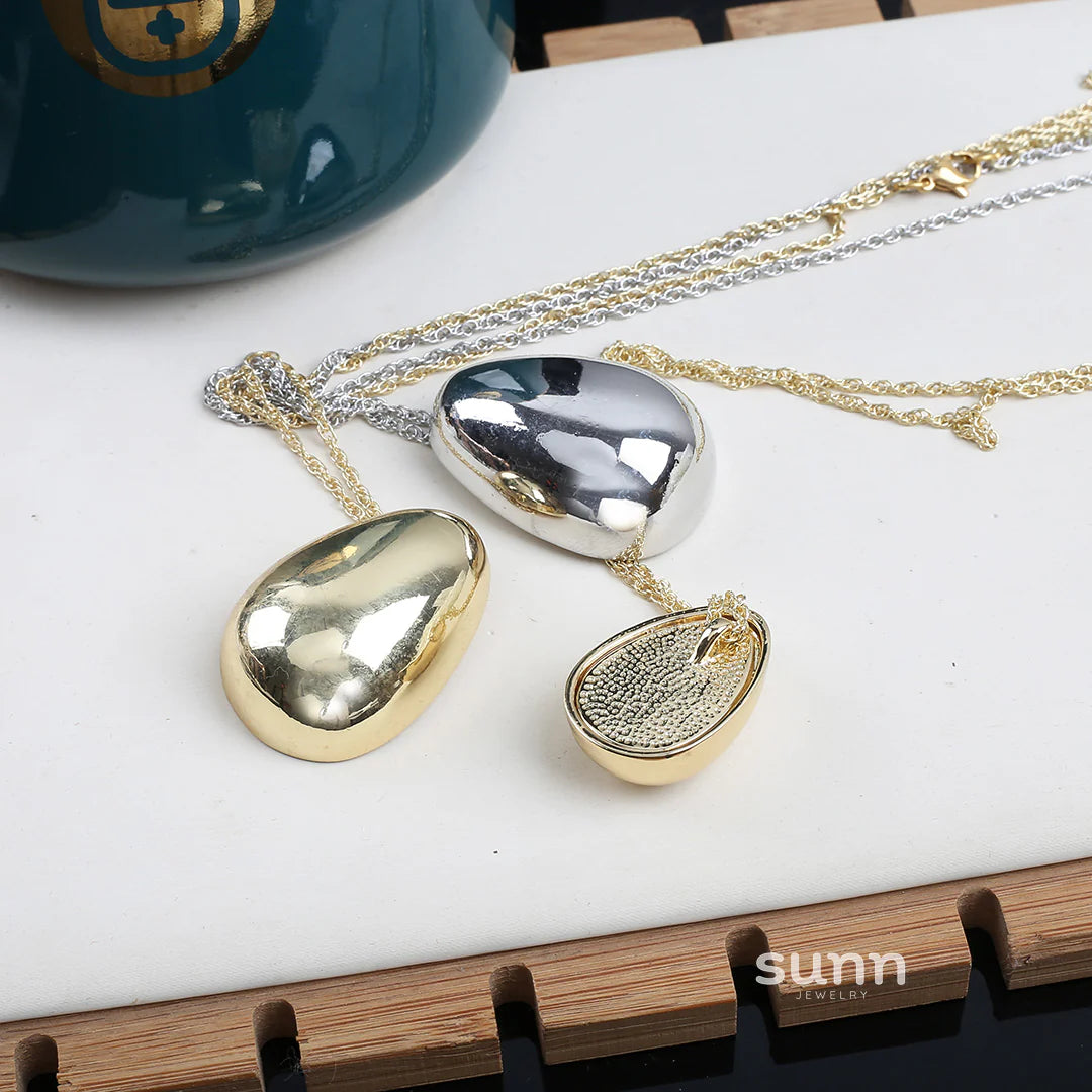 Shayne Fluid Teardrop Necklace