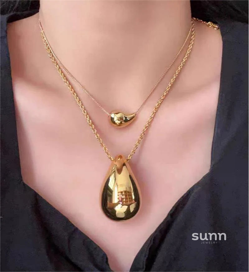 Shayne Fluid Teardrop Necklace