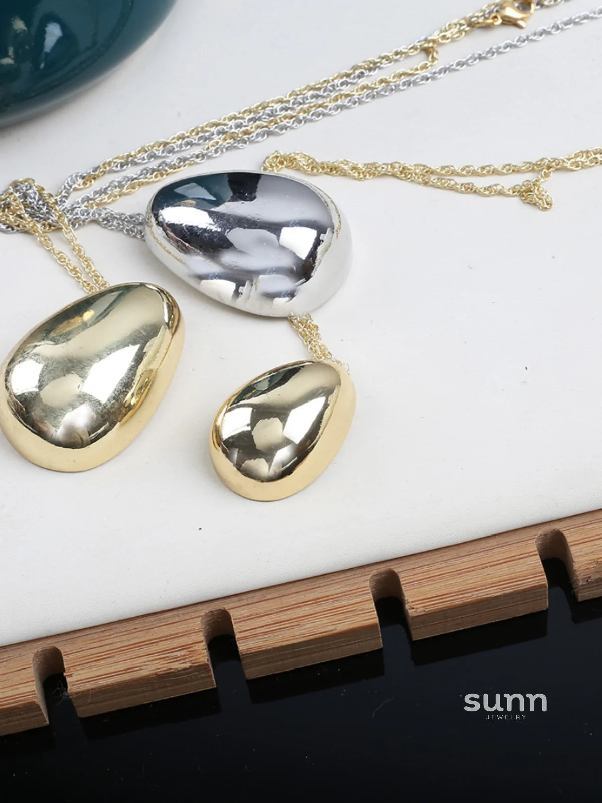 Shayne Fluid Teardrop Necklace