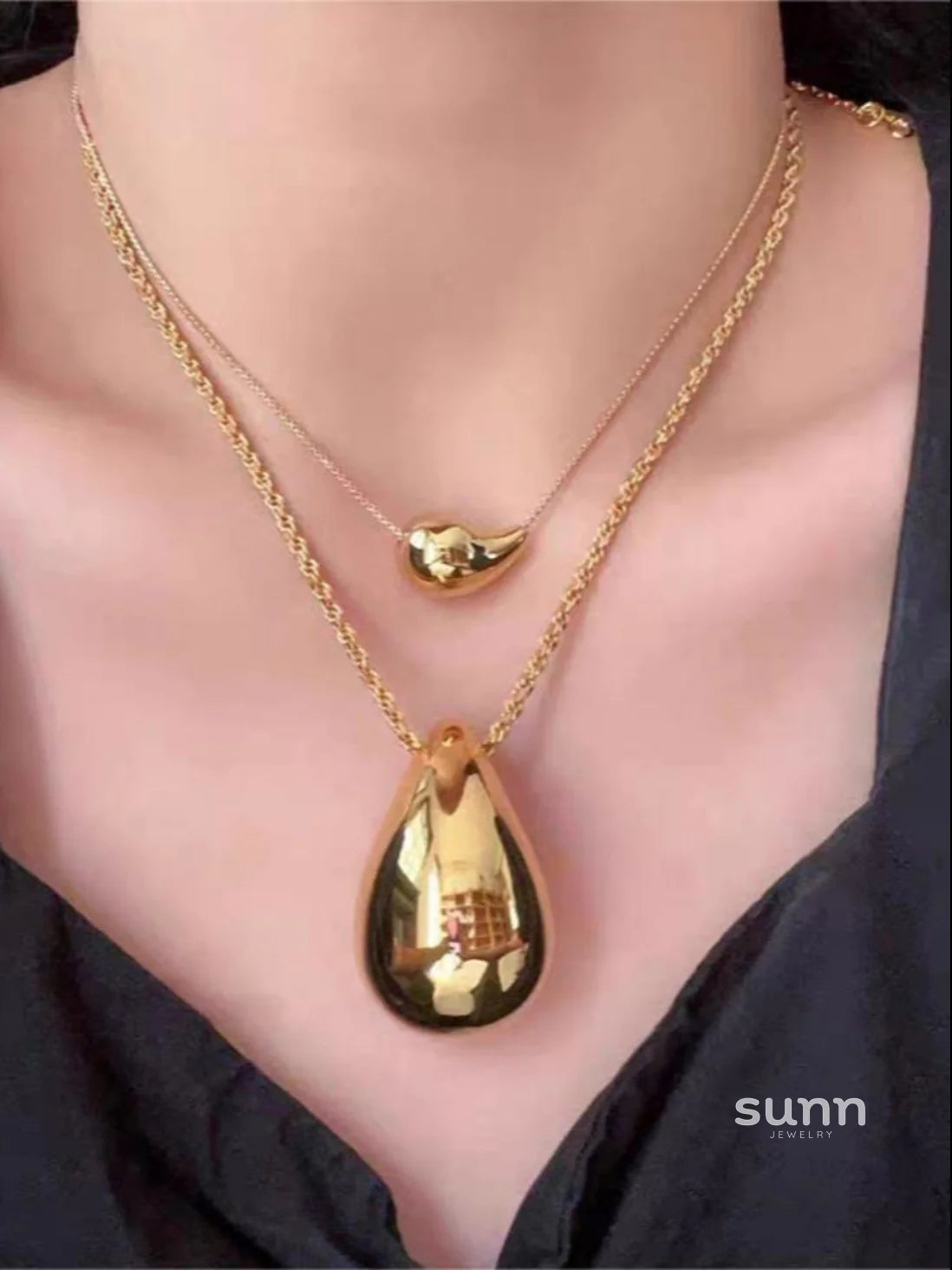 Shayne Fluid Teardrop Necklace
