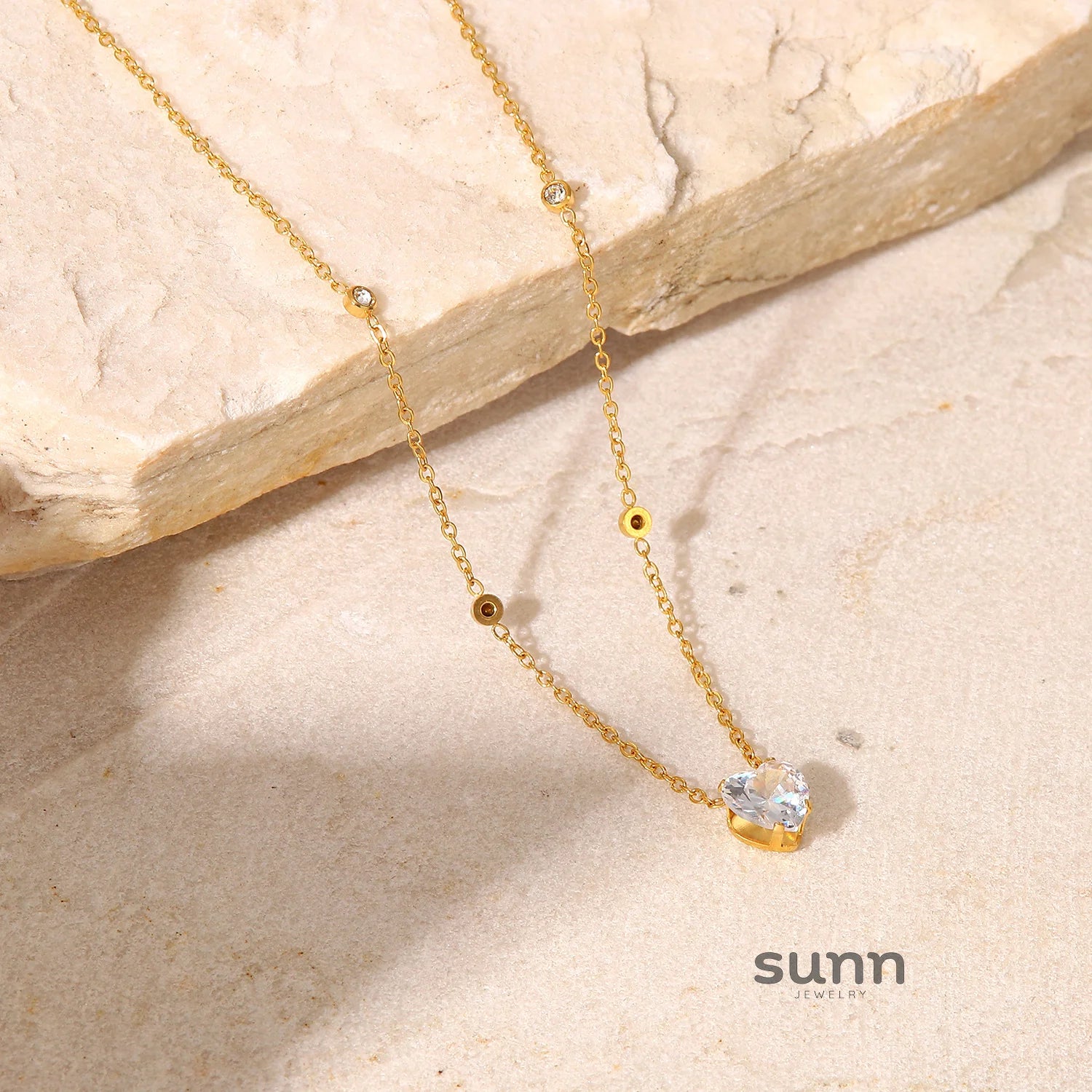 Shayne Zircon Heart Necklace