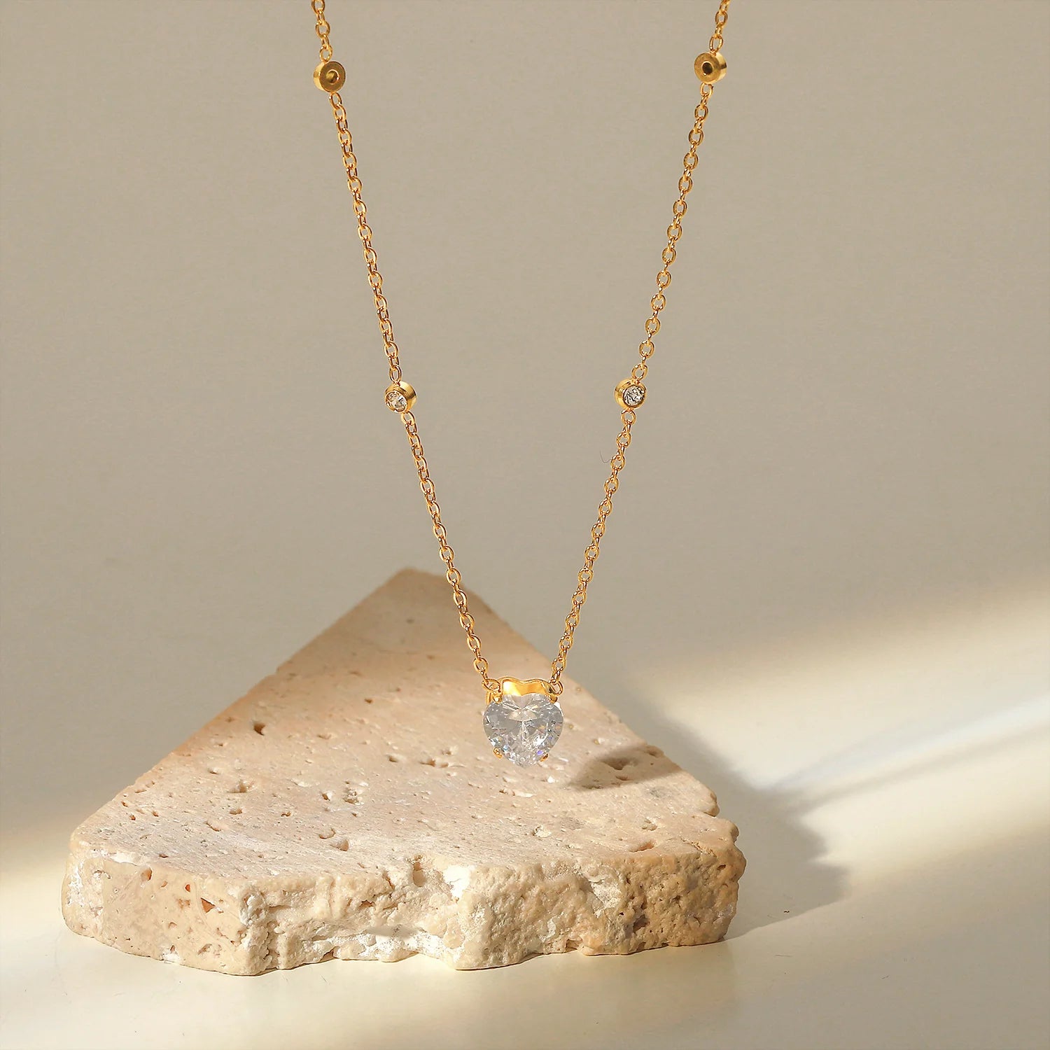 Shayne Zircon Heart Necklace