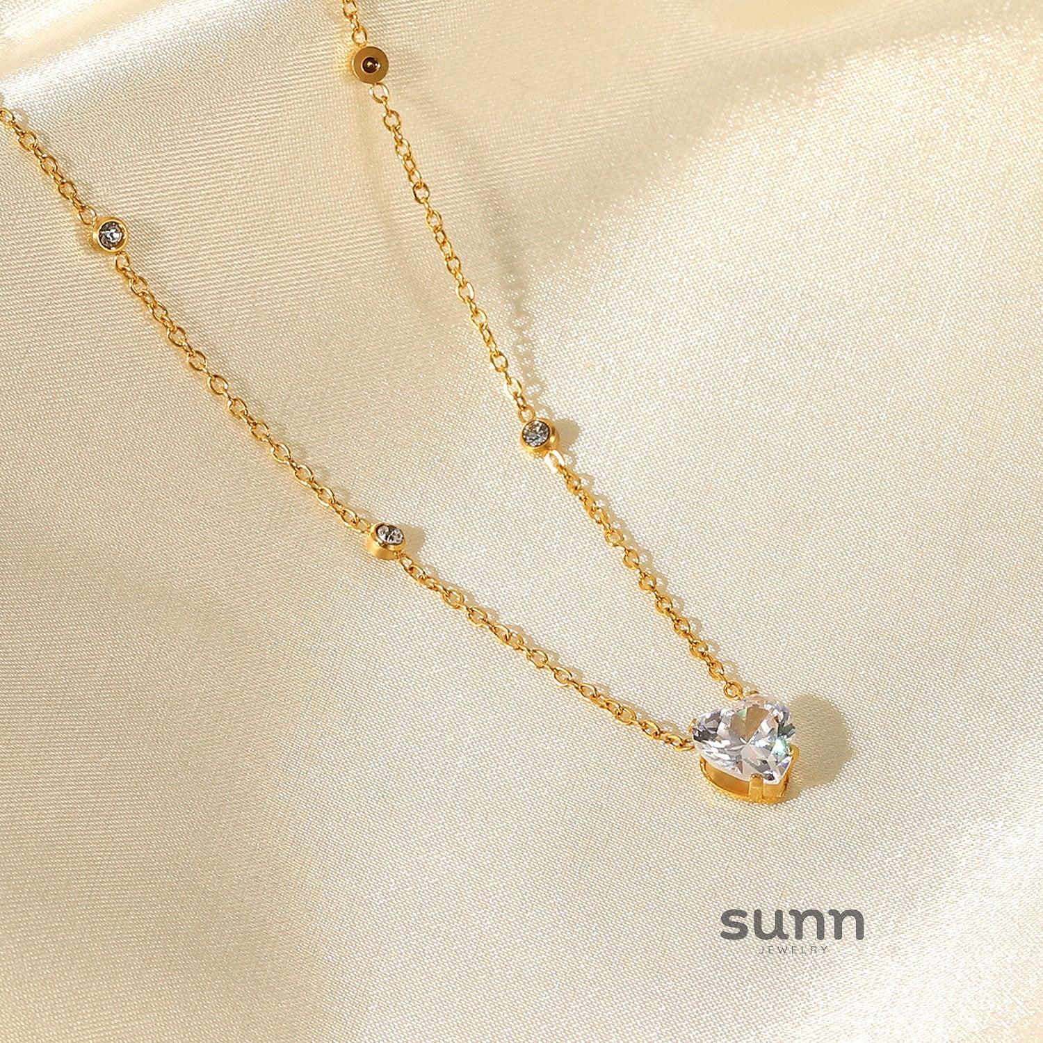 Shayne Zircon Heart Necklace