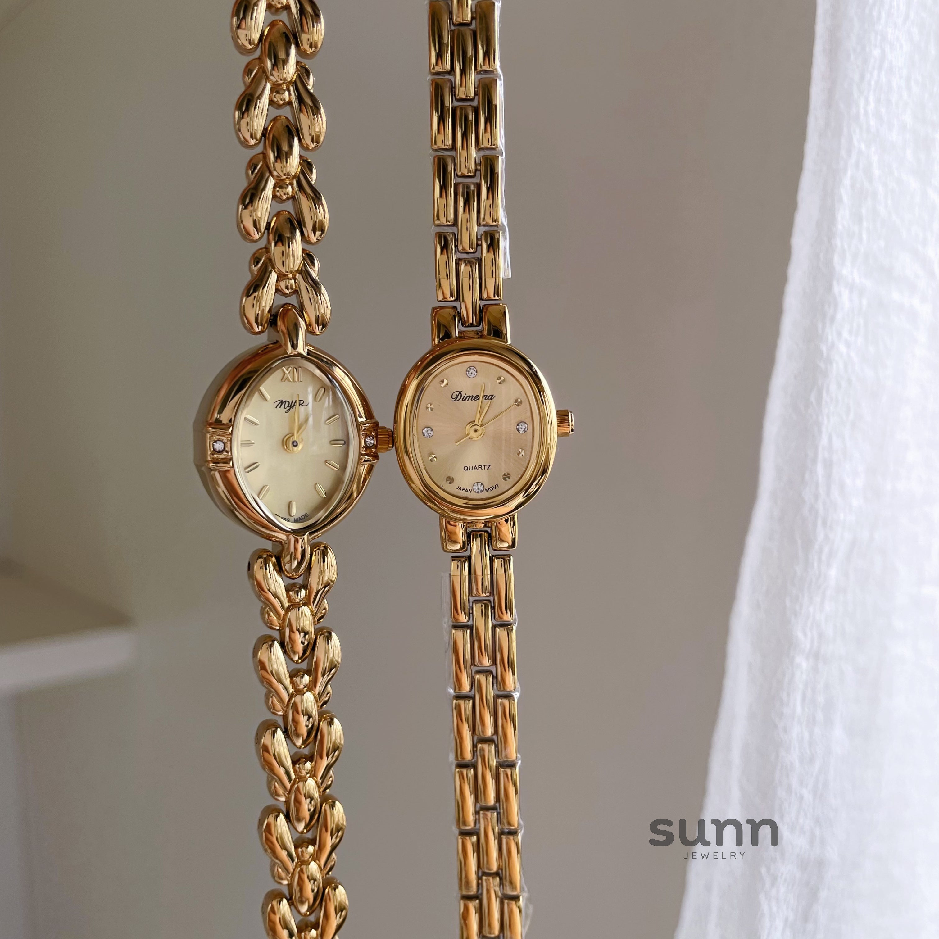 Shelbie Mini Gold Bracelet Watch [57MHAR6W]