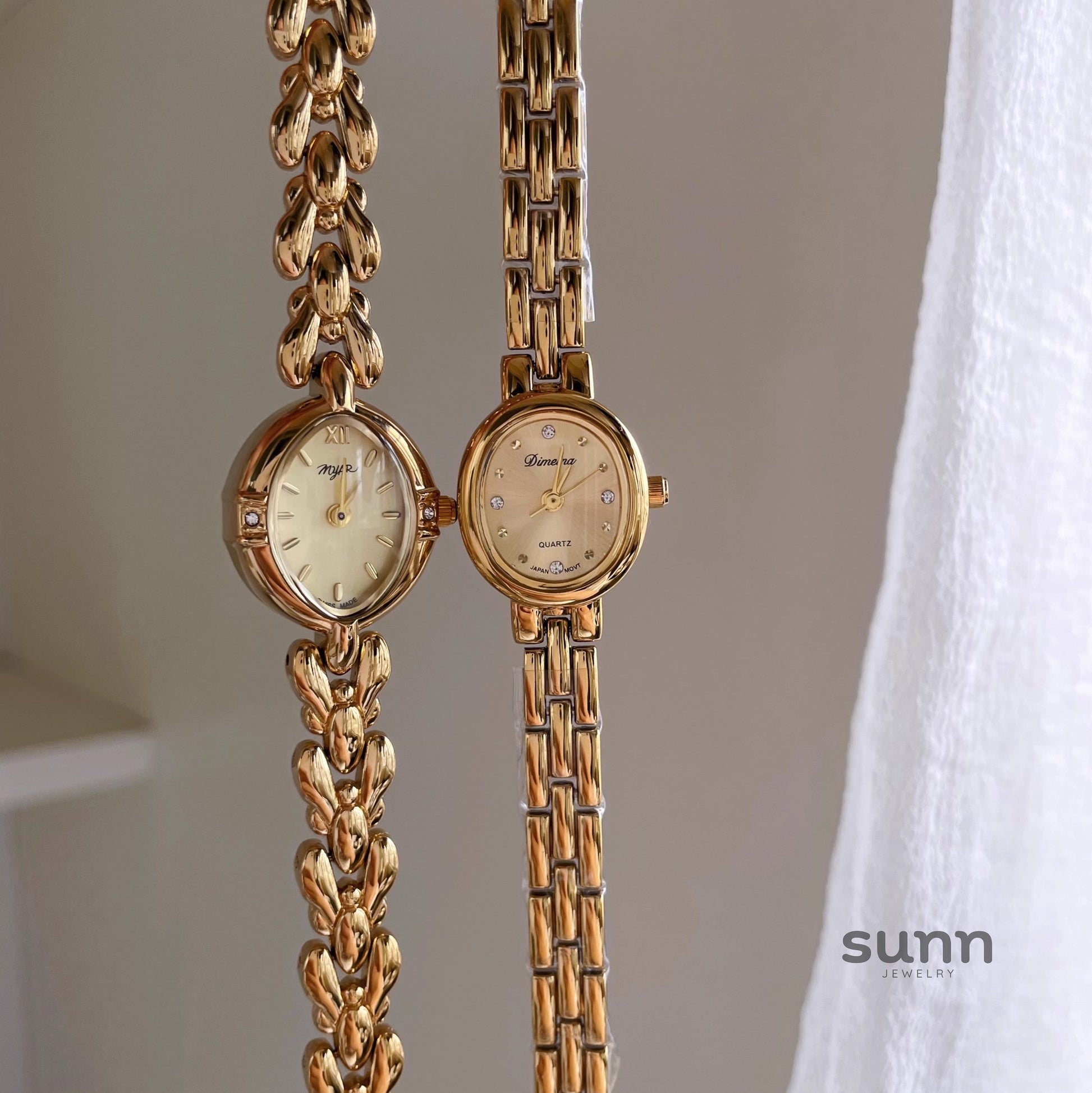 Shelbie Mini Gold Bracelet Watch [VZ0XBDC4]