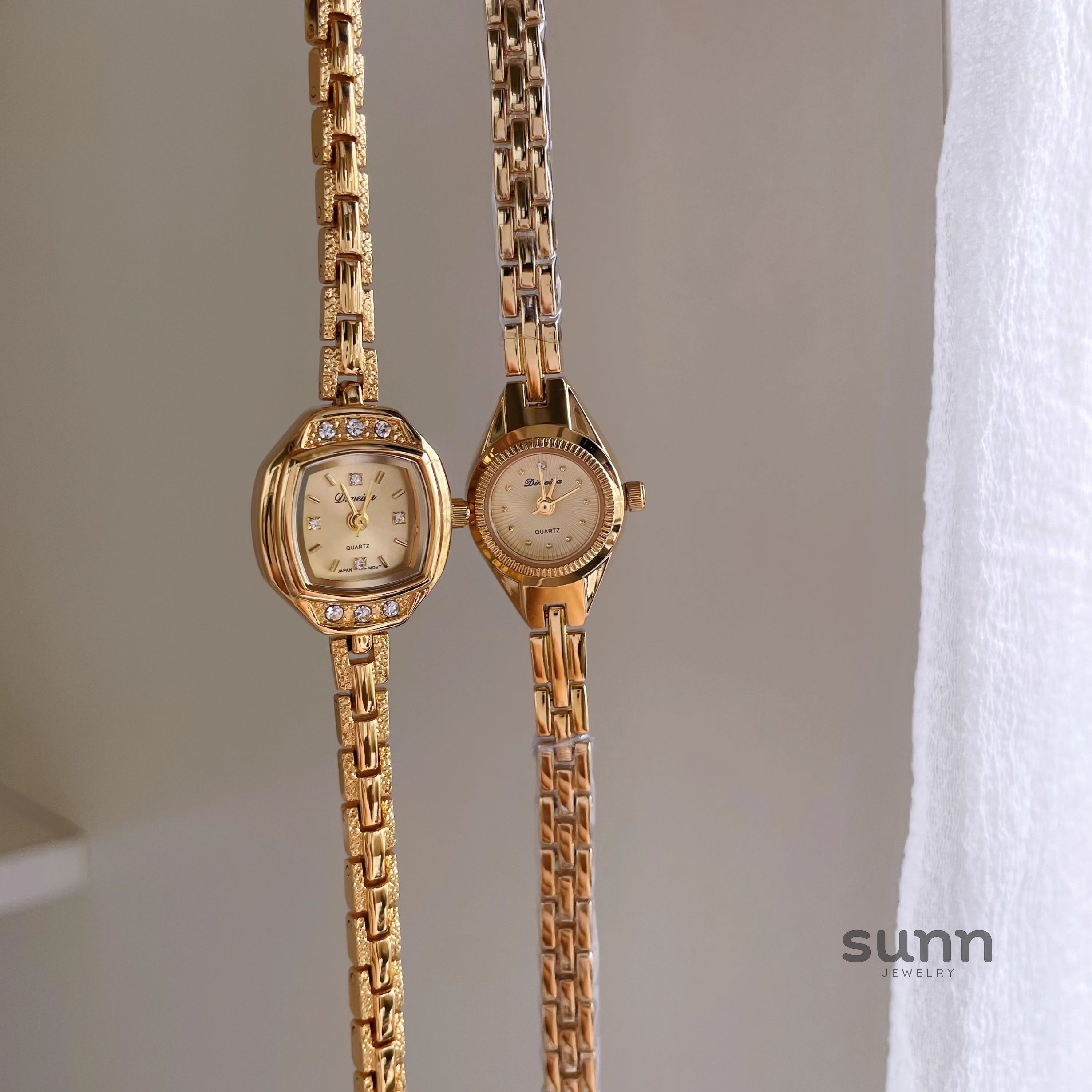 Shelbie Mini Gold Bracelet Watch [E3ZM03TR]