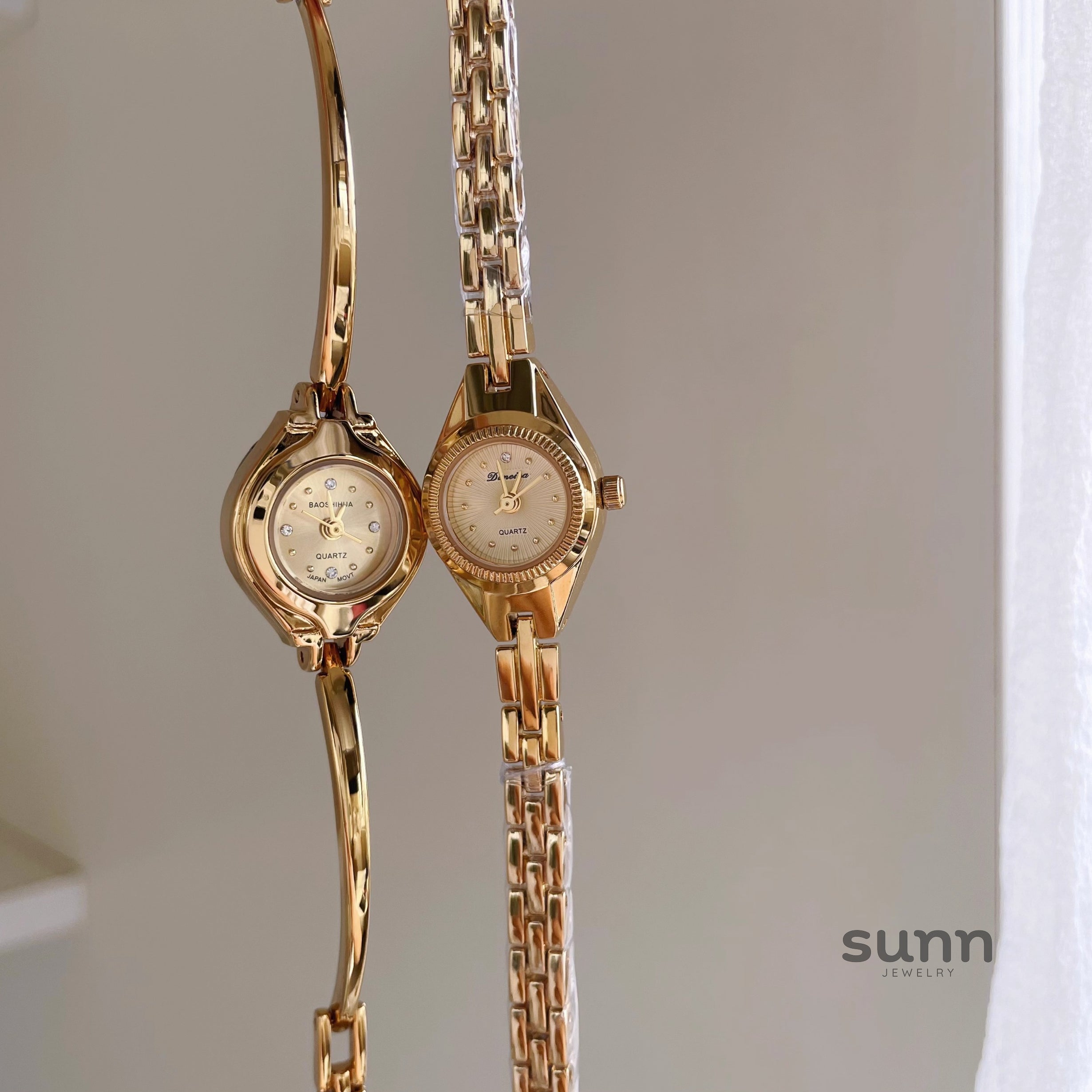 Shelbie Mini Gold Bracelet Watch [A3GK59LX]