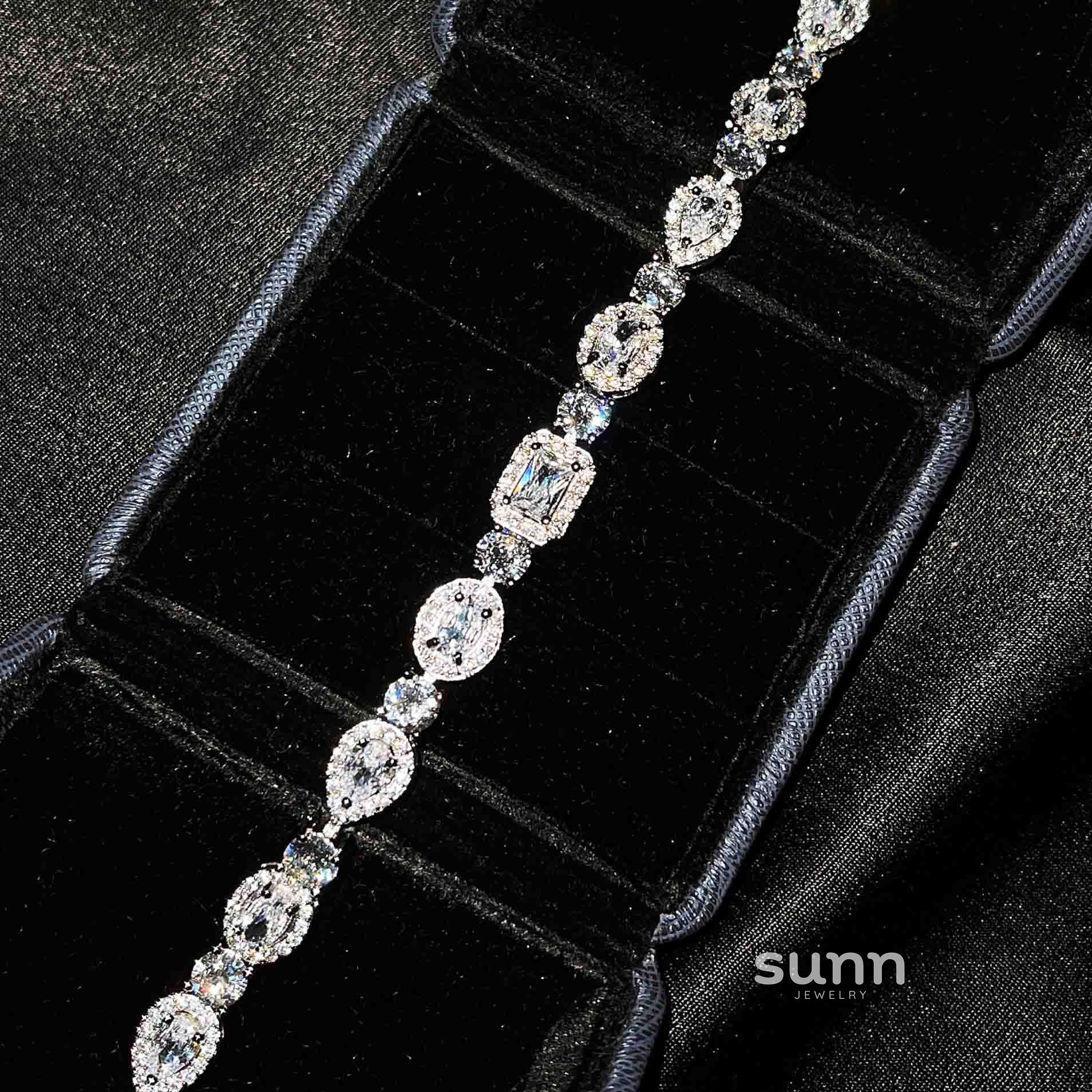 Sherlyn Geometric Crystal Bracelet [FBMBNVGS]