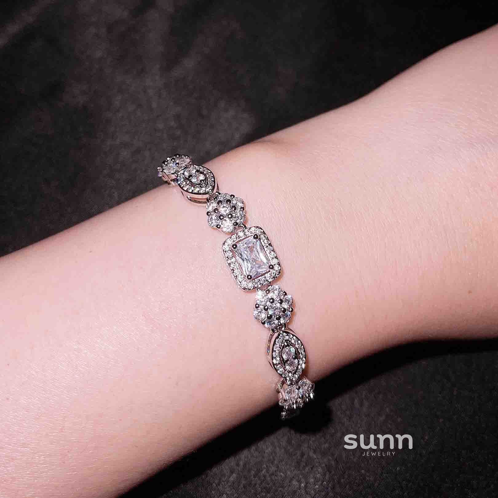 Sherlyn Geometric Crystal Bracelet [YCQ5VZXE]