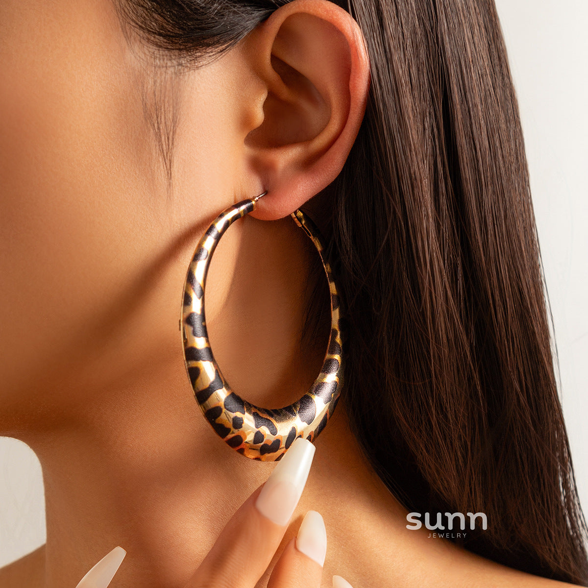 Sherlyn Leopard Print Hoop Earrings [XIXG2WBF]