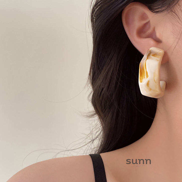 Shoshana Sculptural Drop Earrings [U9982S5T]