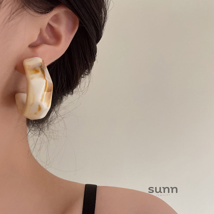 Shoshana Sculptural Drop Earrings [B0YFEF97]