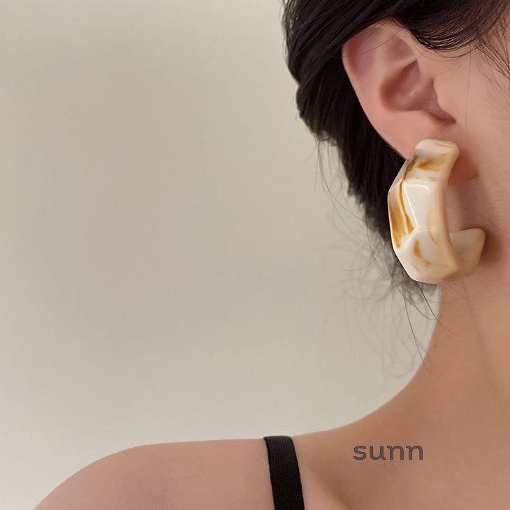 Shoshana Sculptural Drop Earrings [Y8TFVIJT]