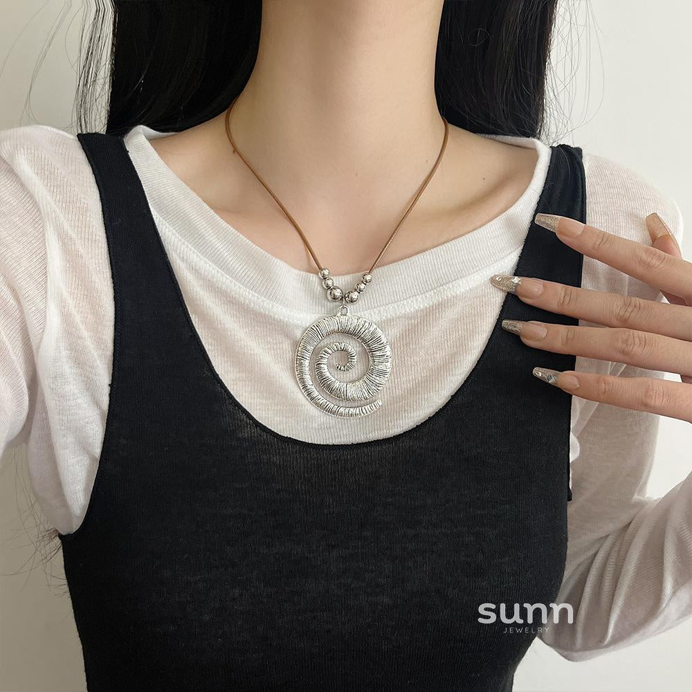 Shoshana Spiral Leather Necklace [YWINUDSO]