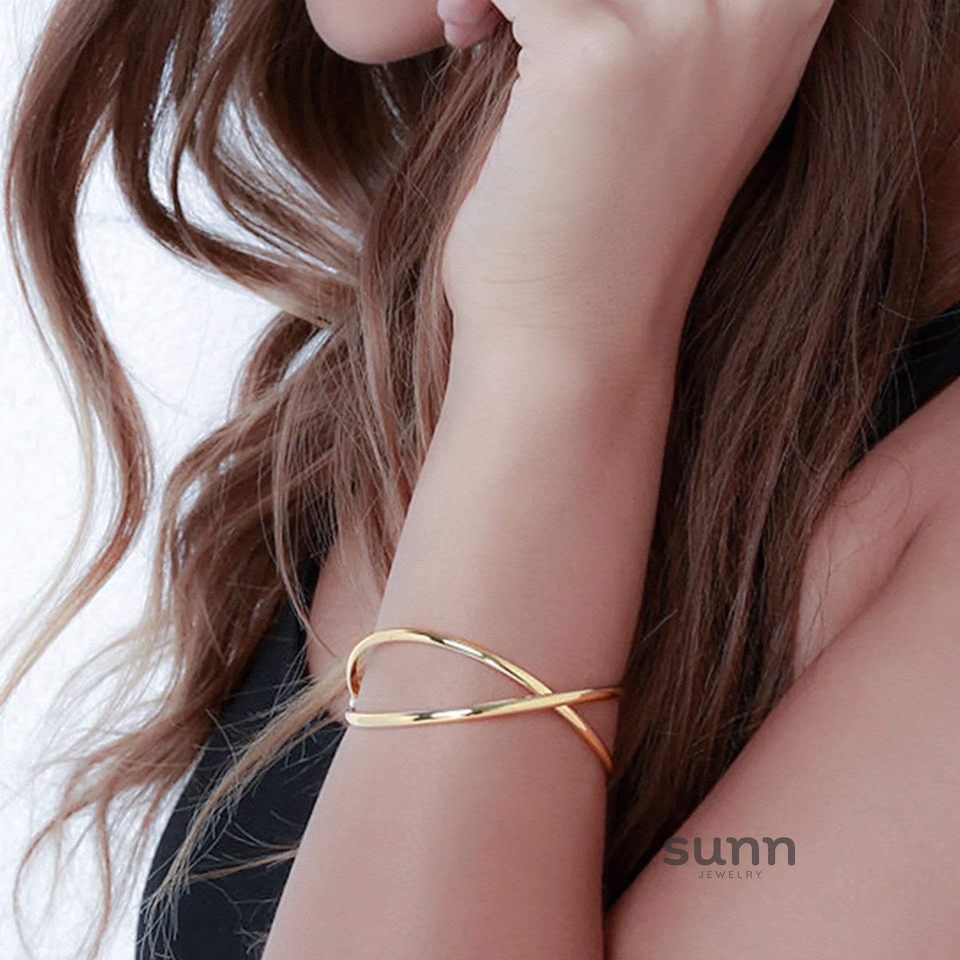 Shoshana Titanium Cross Bracelet [A5LM8M55]