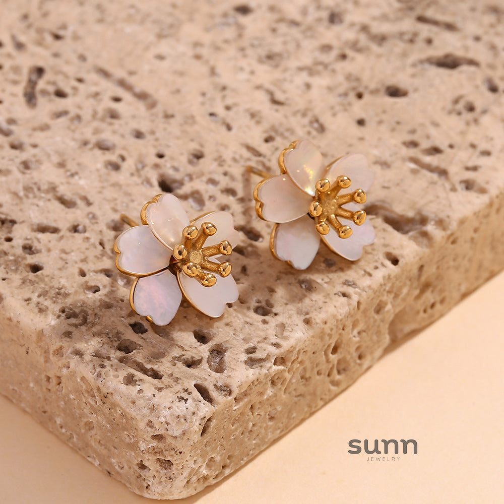 Shyann Blossom Stud Earrings [97HHWDYJ]