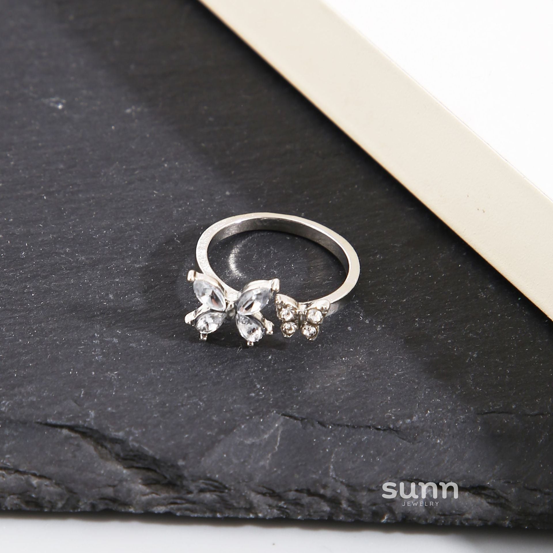 Siara Diamond Leaf Ring [C74AKNFT]