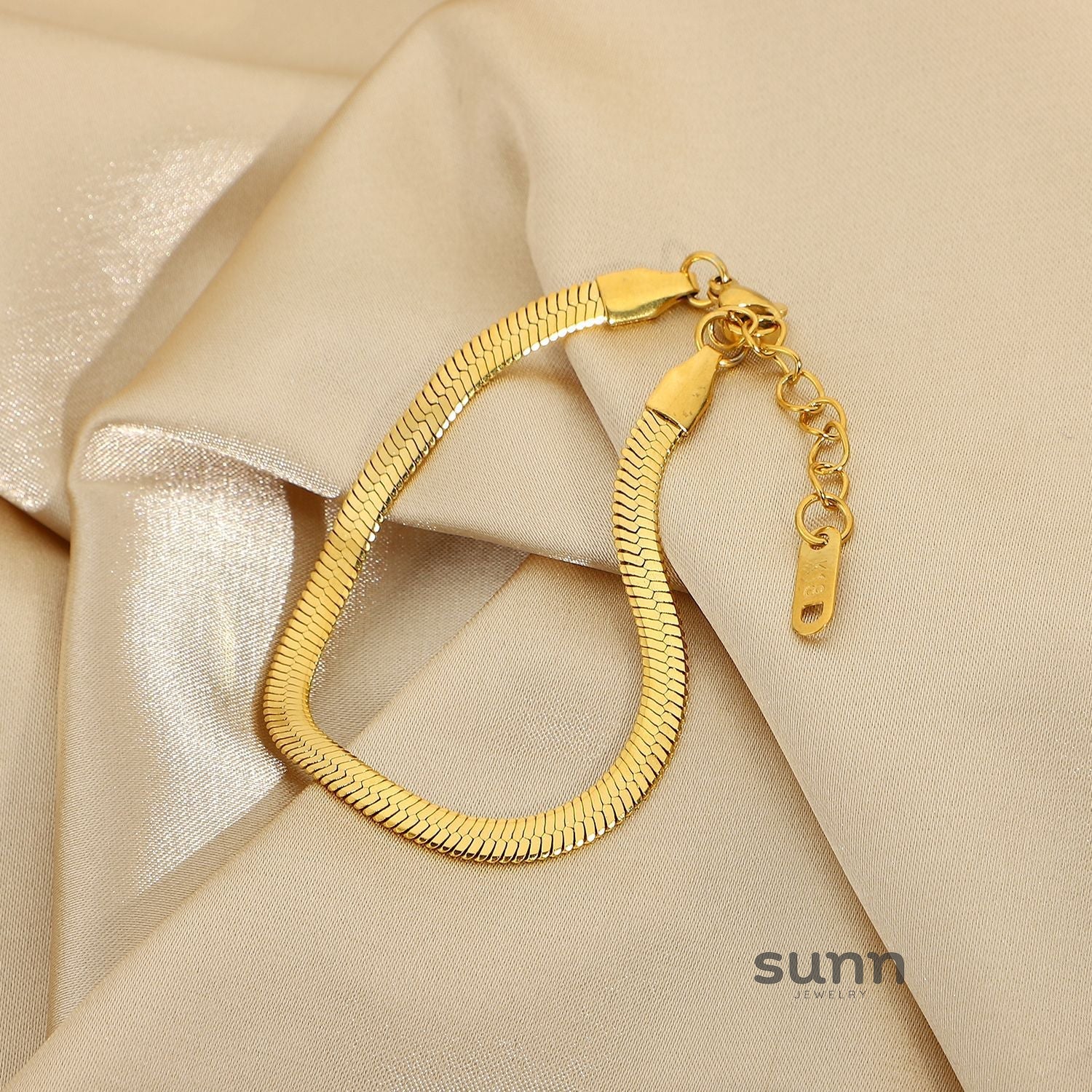 Siara Herringbone Chain Necklace