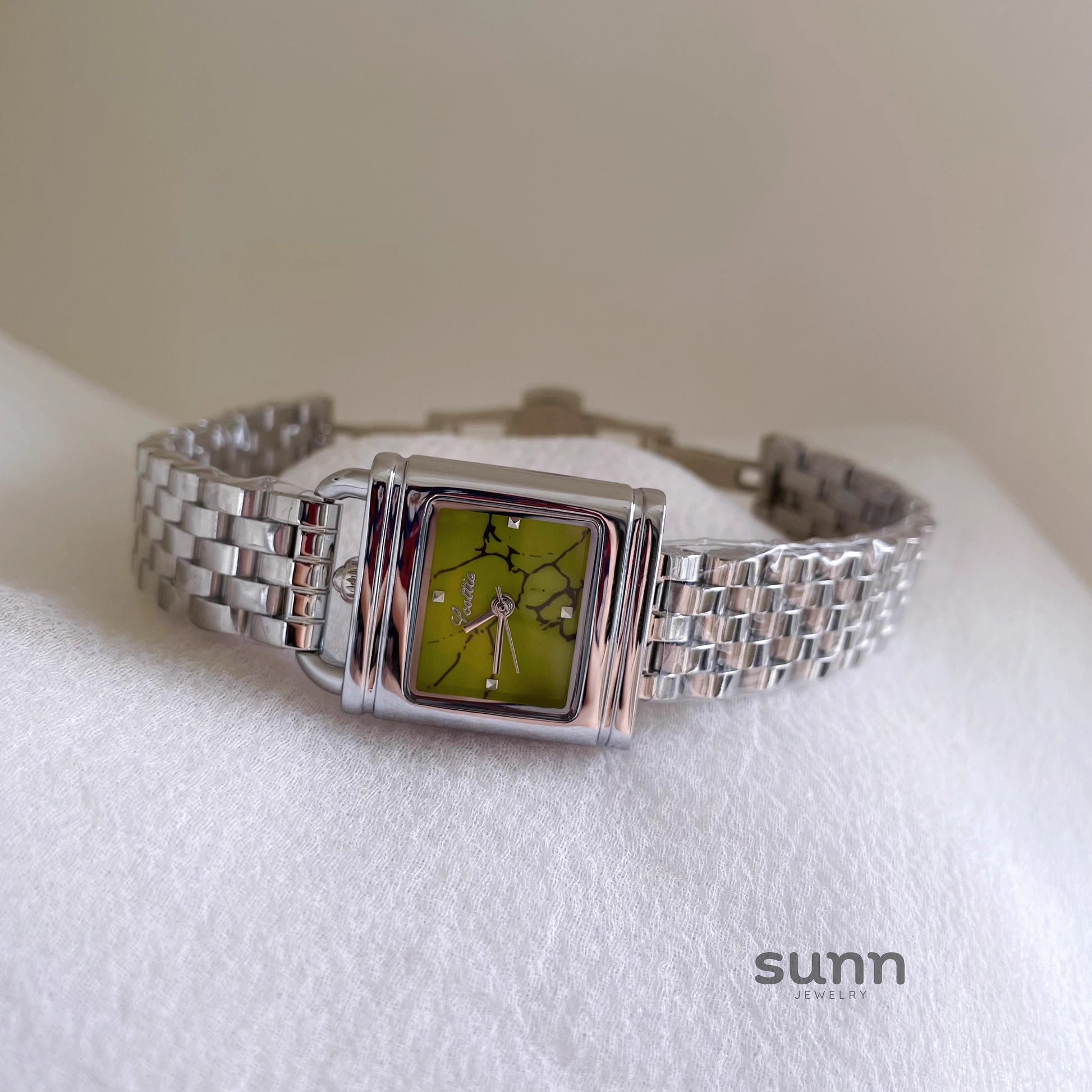 Sienna Emerald Square Watch [VCHC25BC]