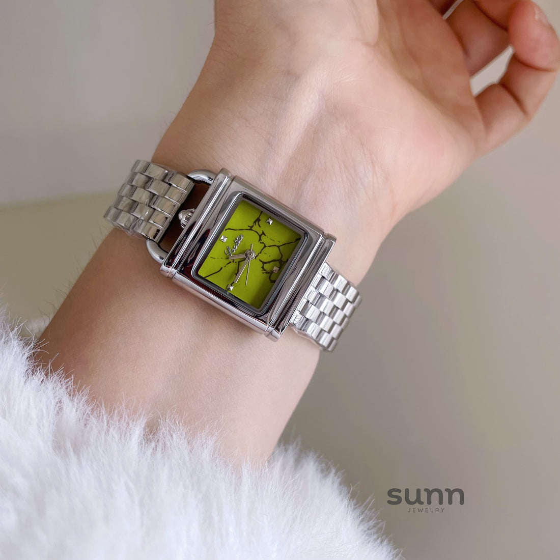 Sienna Emerald Square Watch [DG0BJKV7]