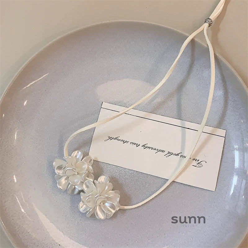 Silver Floral Ribbon Choker