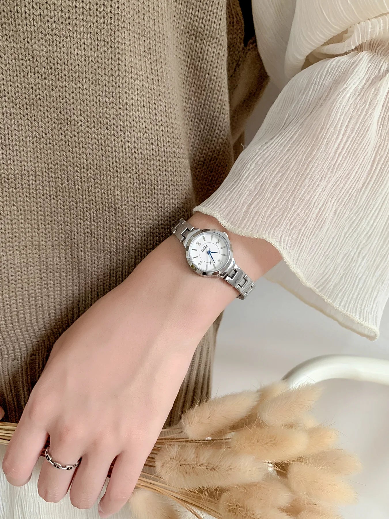Simran Elegant Bracelet Watch