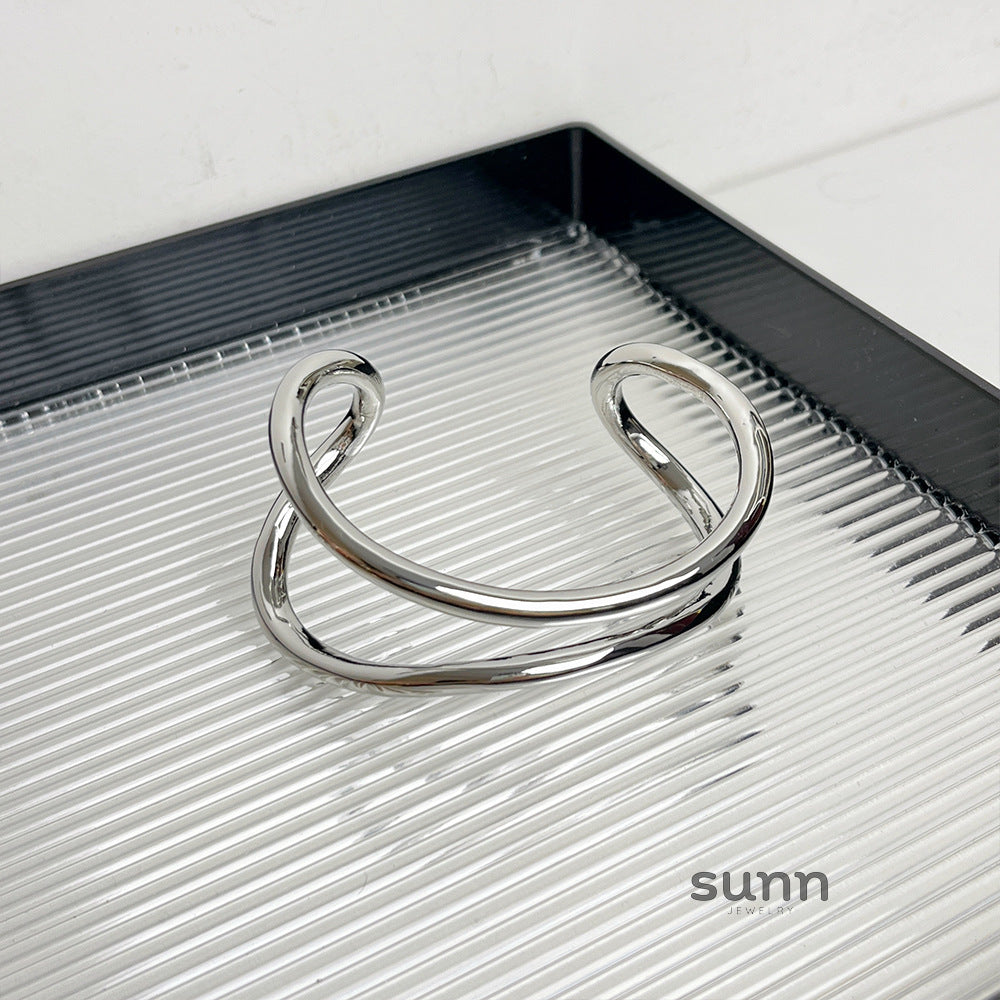 Siobhan Geometric Cuff Bracelet [DW9BNFXJ]