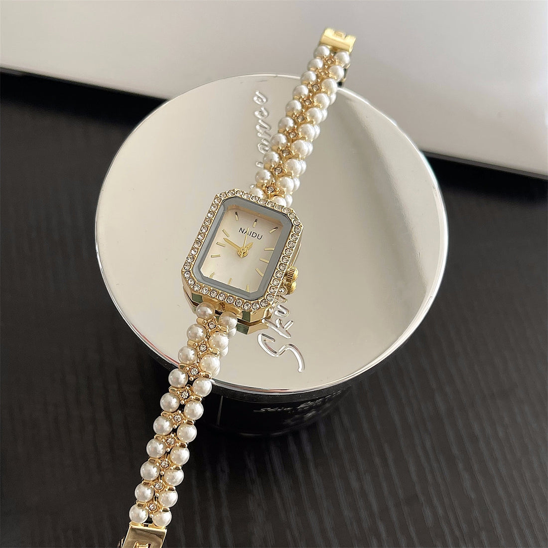 Siobhan Pearl Chain Watch [O0KZIJOE]