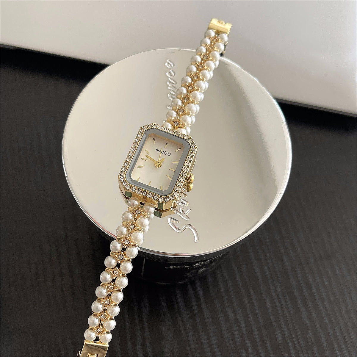 Siobhan Pearl Chain Watch [O0KZIJOE]