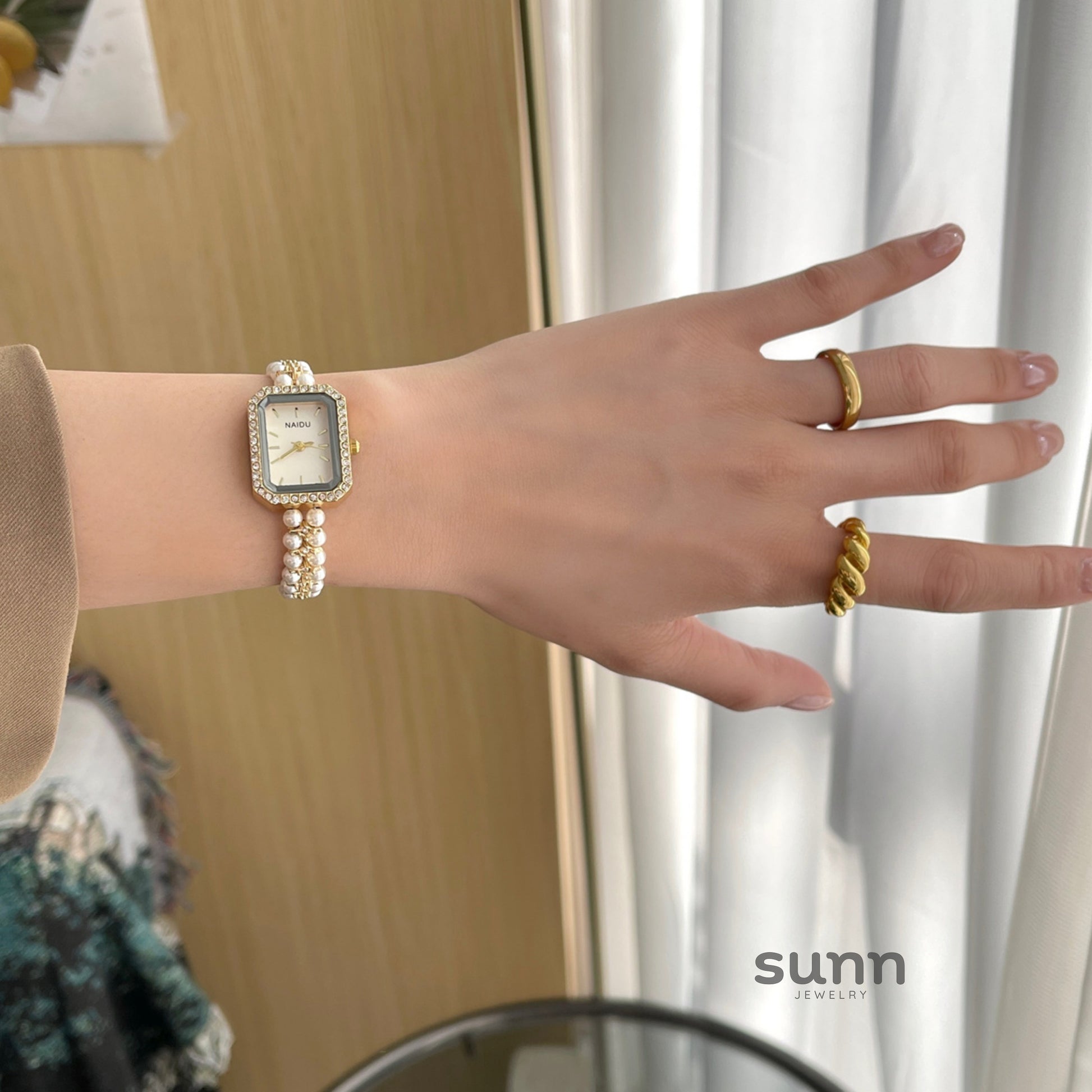 Siobhan Pearl Chain Watch [FTJQTECV]