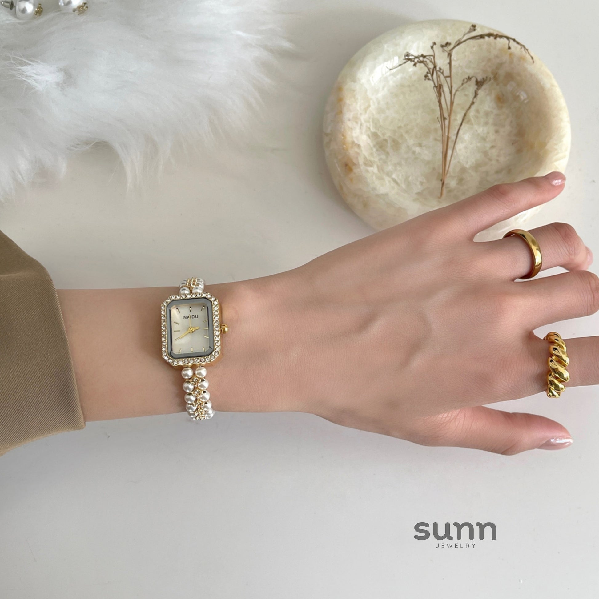 Siobhan Pearl Chain Watch [XONQGKEH]